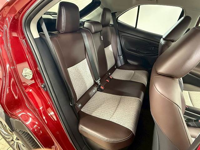 ヤリスクロスHYBRID Z 内装他