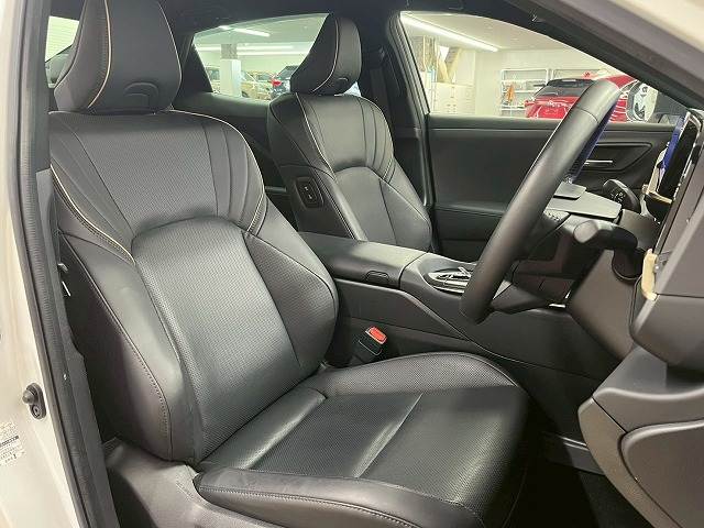 クラウンクロスオーバーG “Advanced・Leather Package” 内装他