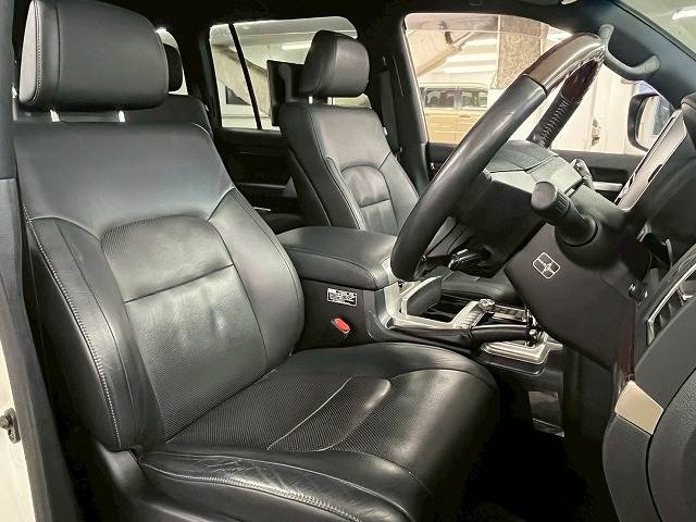 トヨタ ランドクルーザー200系の画像5