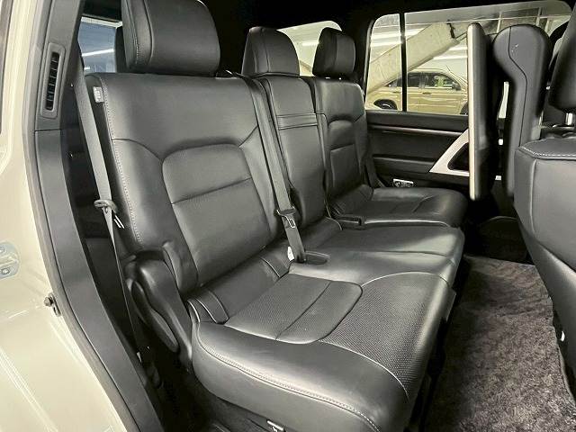 トヨタ ランドクルーザー200系の画像6