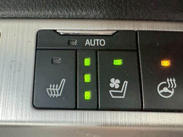 トヨタ ランドクルーザー200系の画像11