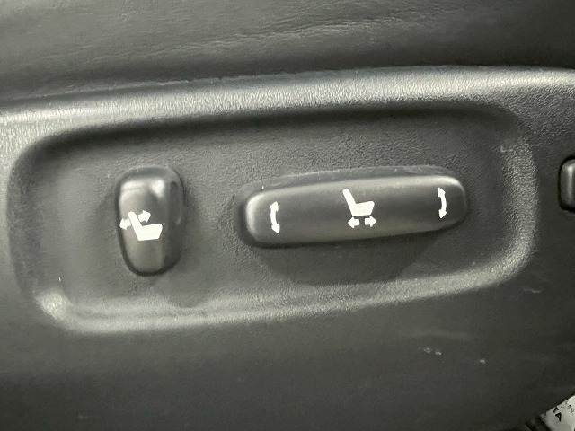 トヨタ ランドクルーザー200系の画像12