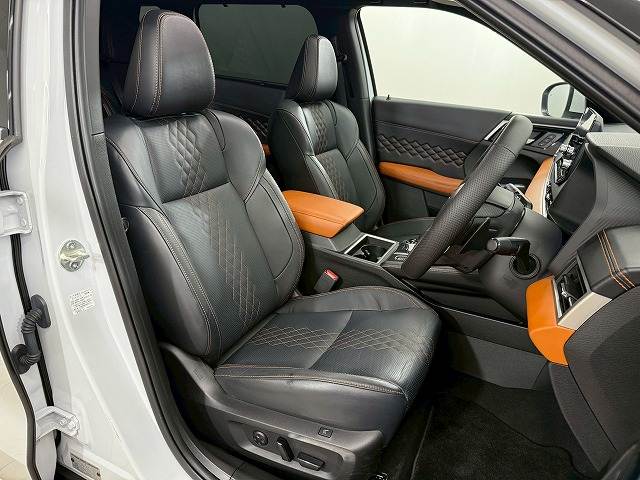 アウトランダーPHEVP 内装他