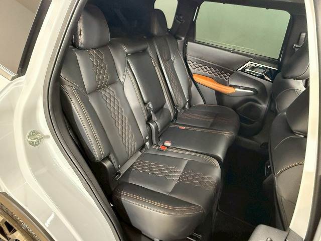 アウトランダーPHEVP 内装他