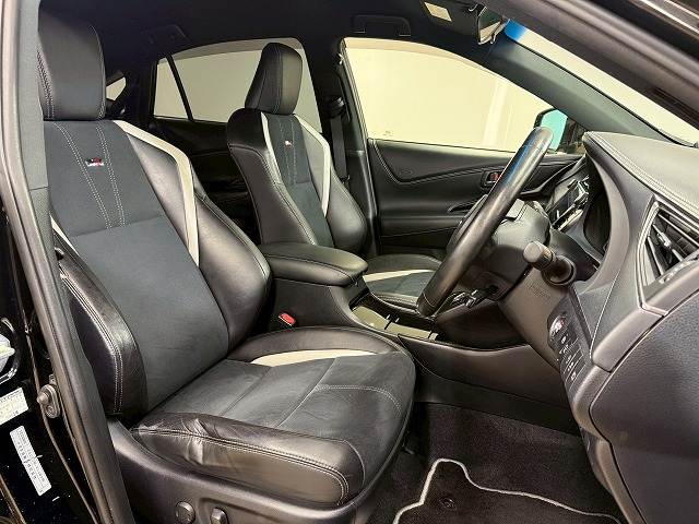 ハリアーELEGANCE “GR SPORT” 内装他