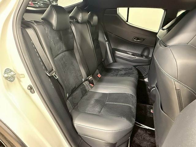 C-HRハイブリッド S “GR SPORT” 内装他