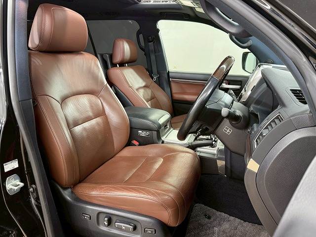 ランドクルーザー200系ZX 内装他