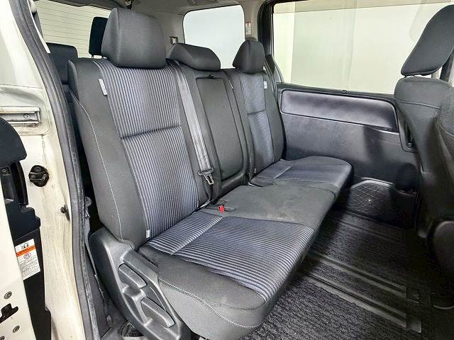 トヨタ ヴォクシーの画像6