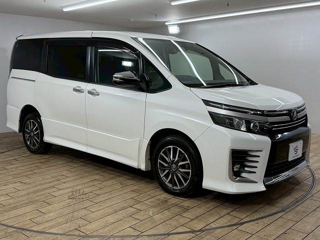 トヨタ ヴォクシーの画像14