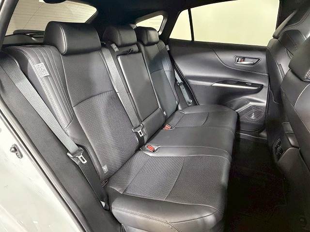 ハリアーハイブリッド□Z “Leather Package” 内装他