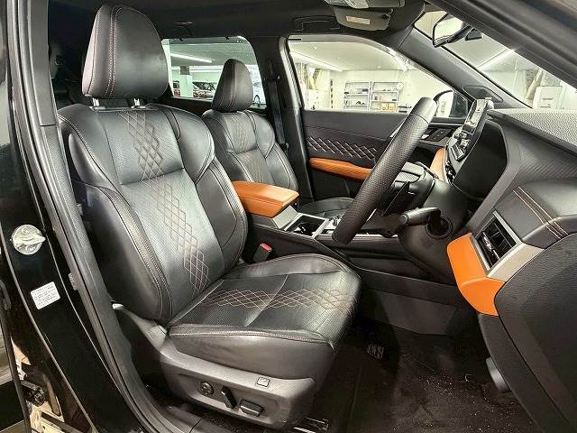 アウトランダーPHEVP 内装他