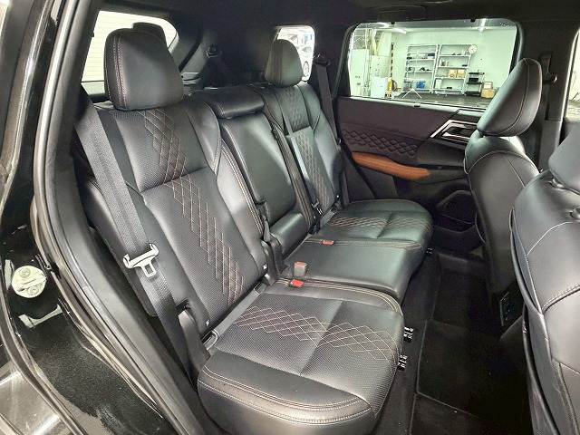 アウトランダーPHEVP 内装他