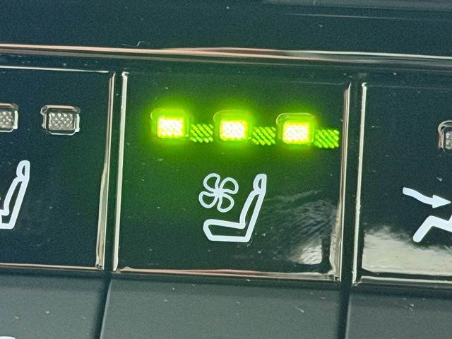 トヨタ クラウンスポーツの画像9