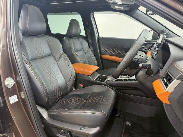 三菱 アウトランダーPHEVの画像5