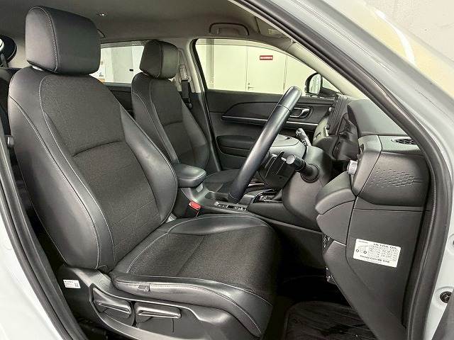 ヴェゼルハイブリッド□e:HEV Z 内装他