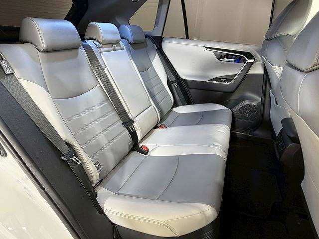 RAV4HYBRID G 内装他