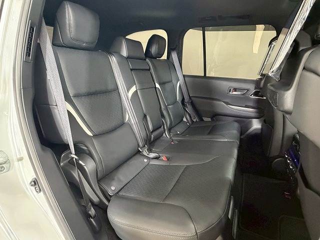 ランドクルーザー300系GR SPORT 内装他