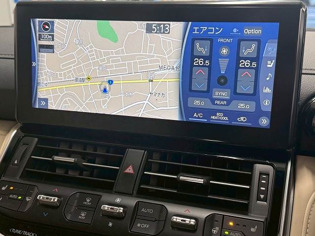 トヨタ ランドクルーザー300系の画像3