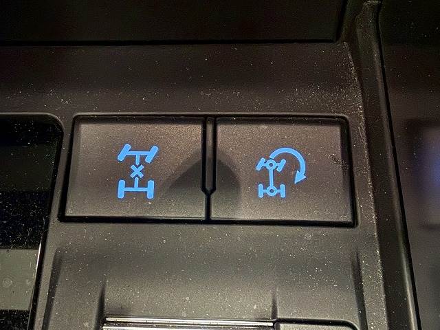 トヨタ ランドクルーザー300系の画像9