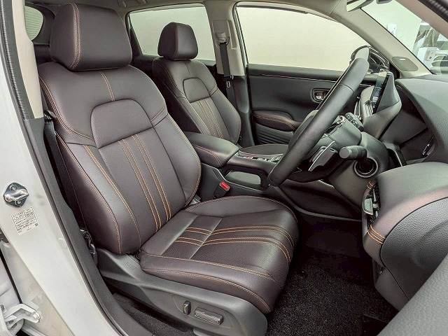 ZR-Ve:HEV Z 内装他