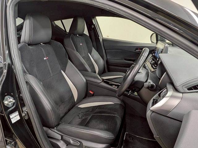 C-HRハイブリッド S “GR SPORT” 内装他