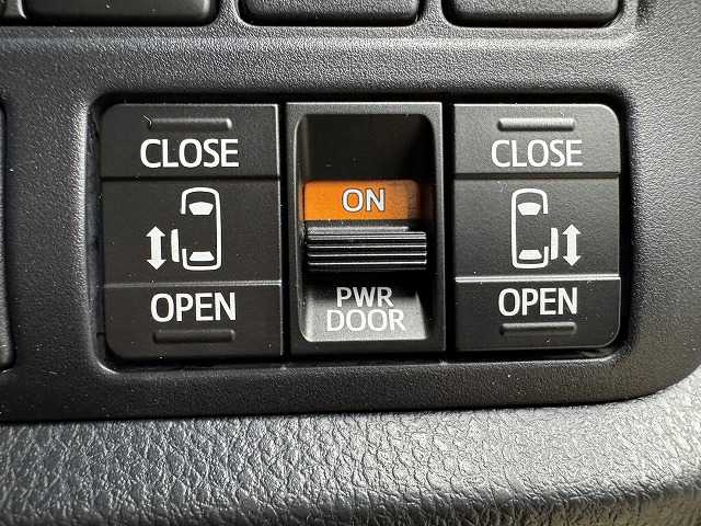 トヨタ&nbsp;エスクァイアの画像8