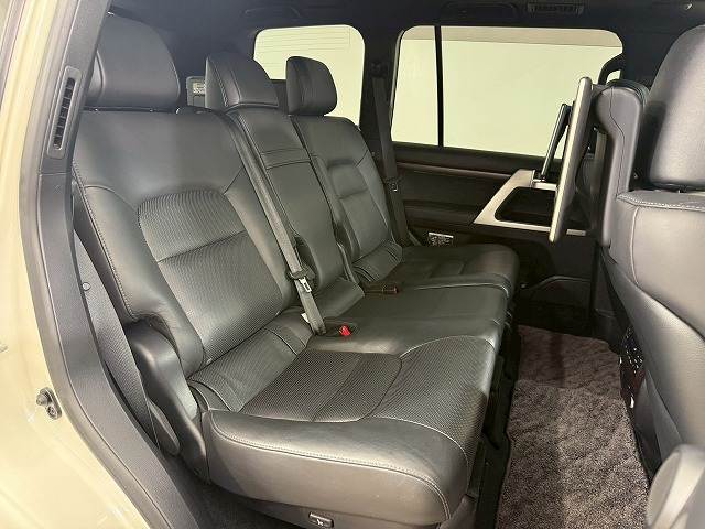 トヨタ&nbsp;ランドクルーザー200系の画像5