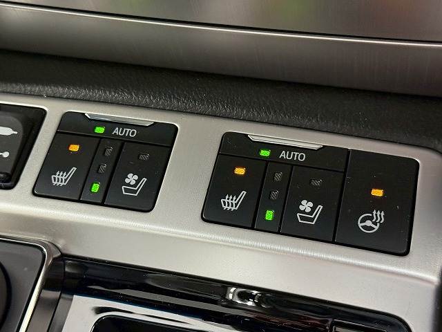 トヨタ&nbsp;ランドクルーザー200系の画像10