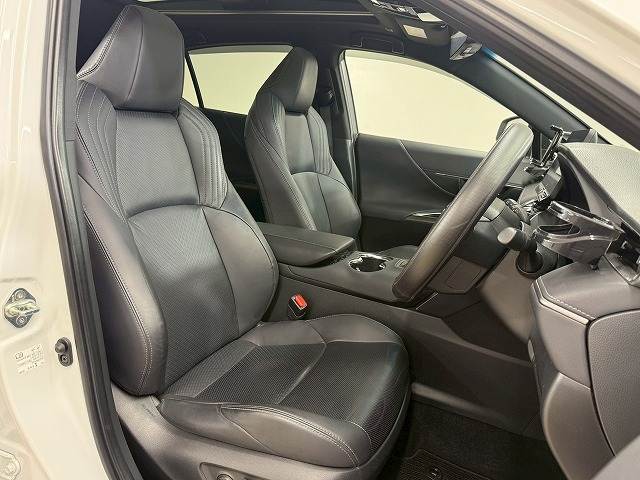 ハリアーハイブリッド□Z “Leather Package” 内装他