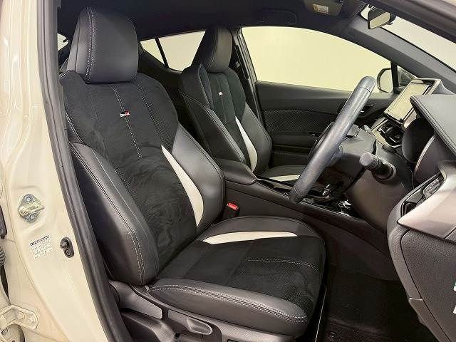 C-HRハイブリッド S “GR SPORT” 内装他