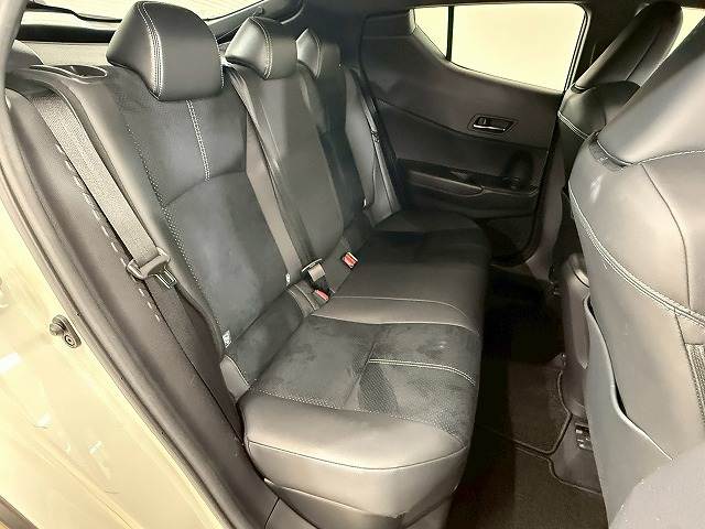 C-HRハイブリッド S “GR SPORT” 内装他