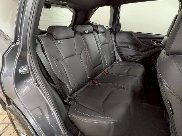 フォレスター□STI Sport Black Interior Selection 内装他