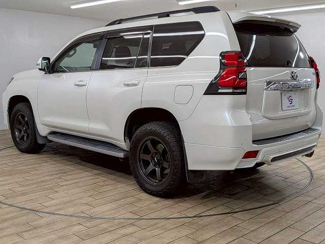 トヨタ ランドクルーザープラドの画像16