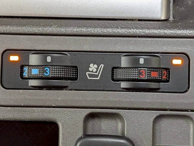 トヨタ&nbsp;ランドクルーザープラドの画像9