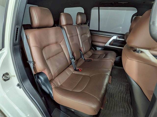 トヨタ ランドクルーザー200系の画像6