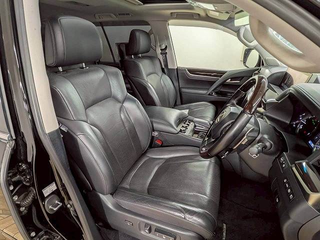 LXLX570 モデリスタエアロ/リアエンターテインメント/マークレビンソン/サンルーフ/メーカーナビ/全周囲カメラ/フルセグTV/黒革/シートヒーター/ベンチレーション/ブラインドスポットモニター 内装他