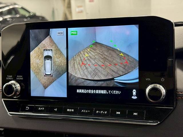 アウトランダーPHEVP サンルーフ/レザーシート/3列シート/全周囲カメラ/マイパイロット/BOSEスピーカー/ブラインドスポットモニター/電動リヤゲート/パワーシート/シートメモリー/シートヒーター/LEDヘッドライト 内装他