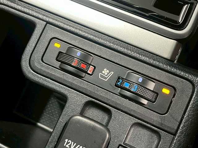 トヨタ&nbsp;ランドクルーザープラドの画像9