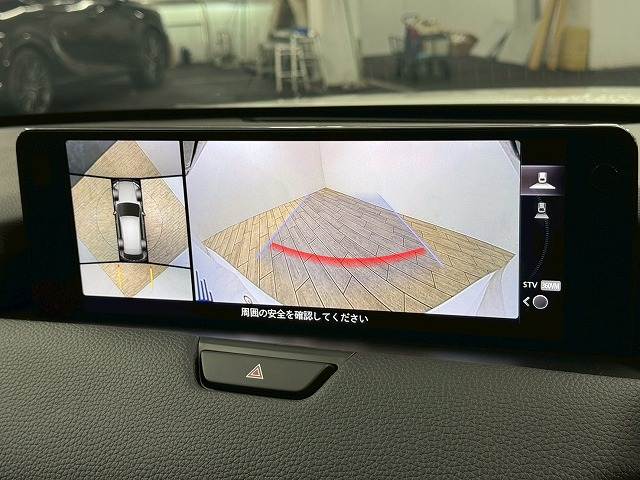 CX-80ＸＤ　Ｌパッケージ　登録済未使用車／６人乗り／全周囲カメラ／マツダコネクト１２．３インチセンターディスプレイ／ブラックレザーシート／レーダークルーズコントロール／ブラインドスポットモニター／電動リヤゲート 内装他