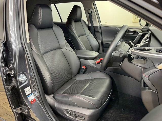 RAV4Adventure “OFFROAD package” 内装他