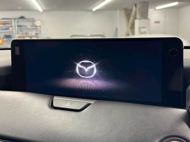 CX-80XD エクスクルーシブモード パノラマサンルーフ/6人乗り/BOSEスピーカー/ワイヤレス充電/全周囲カメラ/ブラインドスポットモニター/シートヒーター/シートクーラー/電動リヤゲート/ナッパレザージート/LEDヘッドライト 内装他