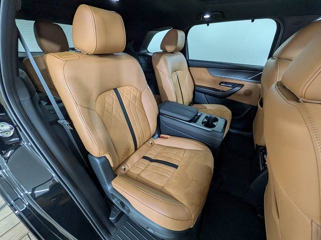 CX-80ＸＤ－ＨＹＢＲＩＤ　Ｐｒｅｍｉｕｍ　Ｓｐｏｒｔｓ　１オーナー／パノラマルーフ／ＢＯＳＥ／ＡｐｐｌｅＣａｒＰｌａｙ／ヘッドアップディスプレイ／ヘッドアップディスプレイ／ベンチレーション／純正ＳＤナビ／レーダークルーズ／レーンキープ／パワーバックドア 内装他