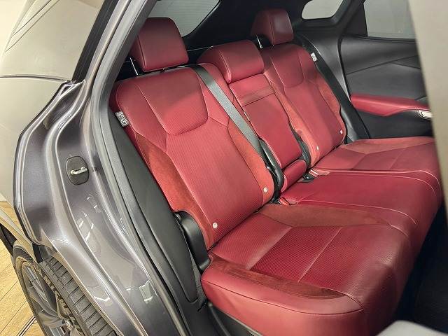 RXRX500h Fスポーツパフォーマンス TRDエアロ/TRDマフラー/パノラマサンルーフ/輻射ヒーター/デジタルインナーミラー/ブラインドスポットモニター/レーダークルーズコントロール/シートクーラー/シートヒーター/ワイヤレス充電 内装他