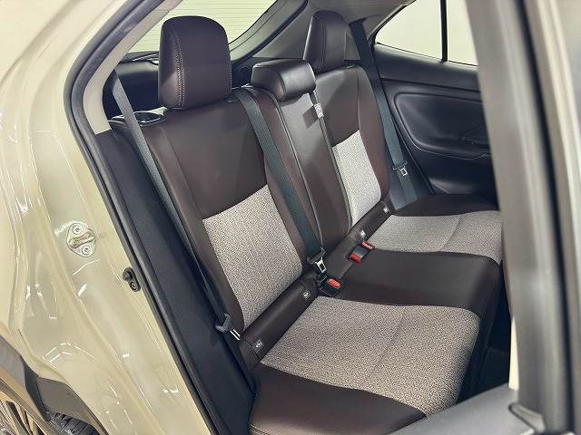 ヤリスクロスＺ　モデリスタエアロ／電動リヤゲートＡｐｐｌｅＣａｒＰｌａｙ／ブラインドスポットモニター／レーダークルーズコントロール／シートヒーター／ハーフレザーシート／パワーシート／ＥＴＣ／オートマチックハイビーム 内装他
