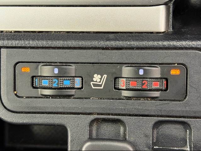 トヨタ ランドクルーザープラドの画像7