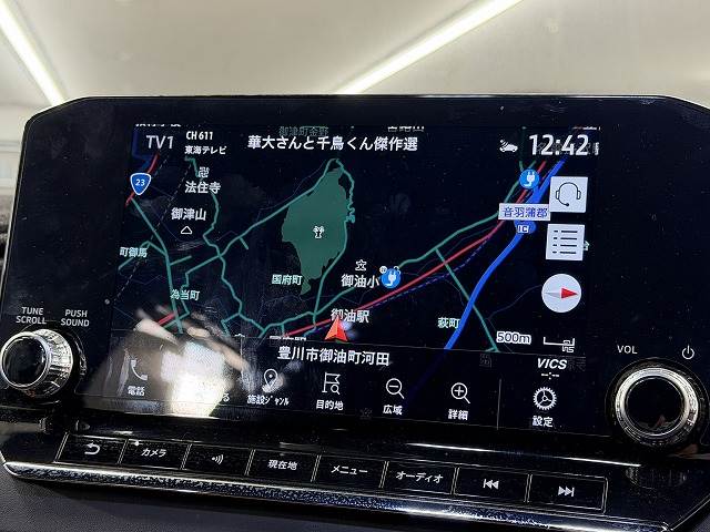 アウトランダーPHEVP 1オーナー/パノラマルーフ/18インチRAYSアルミホイール/全周囲カメラ/BOSEスピーカー/デジタルインナーミラー/ブラインドスポットモニター/AC100V/ブラックレザーシート/電動リヤゲート 内装他