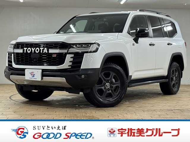 トヨタランドクルーザー300系GRスポーツ サンルーフ/リアエンターテイメント/純正ヒッチメンバー/JBLサウンドシステム/全周囲カメラ/寒冷地仕様/禁煙/ベンチレーション/デフロック/オートマチックハイビーム/AC100V/パワーバックドア 外観