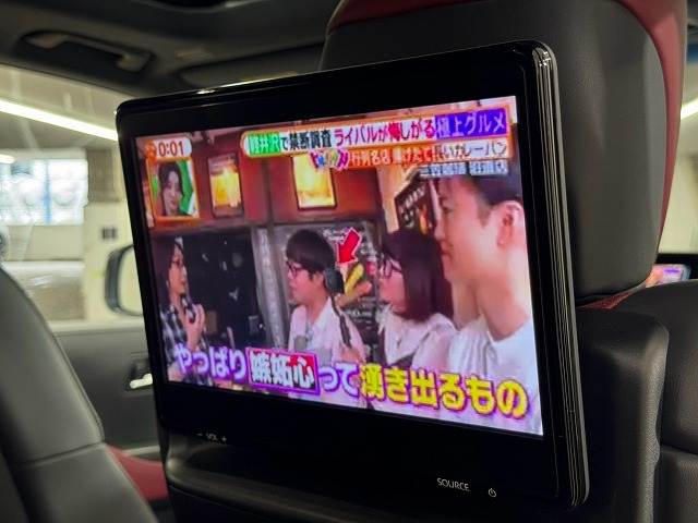 ランドクルーザー300系GRスポーツ サンルーフ/リアエンターテイメント/純正ヒッチメンバー/JBLサウンドシステム/全周囲カメラ/寒冷地仕様/禁煙/ベンチレーション/デフロック/オートマチックハイビーム/AC100V/パワーバックドア 内装他