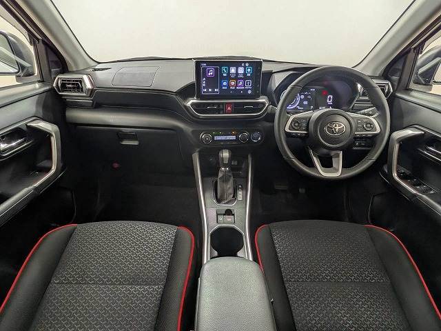 トヨタライズＺ　ワンオーナー／純正フルエアロ／純正ディスプレイオーディオ／ＡｐｐｌｅＣａｒＰｌａｙ／全周囲カメラ／レーダークルーズコントロール／シートヒーター／クリアランスソナー／スマートキー／プッシュスタート 内装他