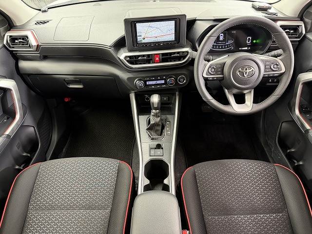 トヨタライズZ 4WD/SDナビ/フルセグTV/バックカメラ/Bluetooth/レーダクルーズコントロール/シートヒーター/クリアランスソナー/電子パーキング/オートホールド/アイドリングストップ/衝突軽減/ETC 内装他